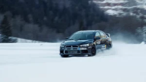 Foto eines fahrenden Autos der Art of Cart Eischallenge