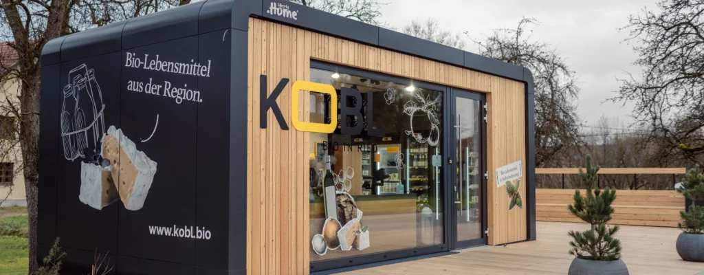 Kobl Bio in Ried Standort in Tumeltsham. Fotografiert von schräg vorne.