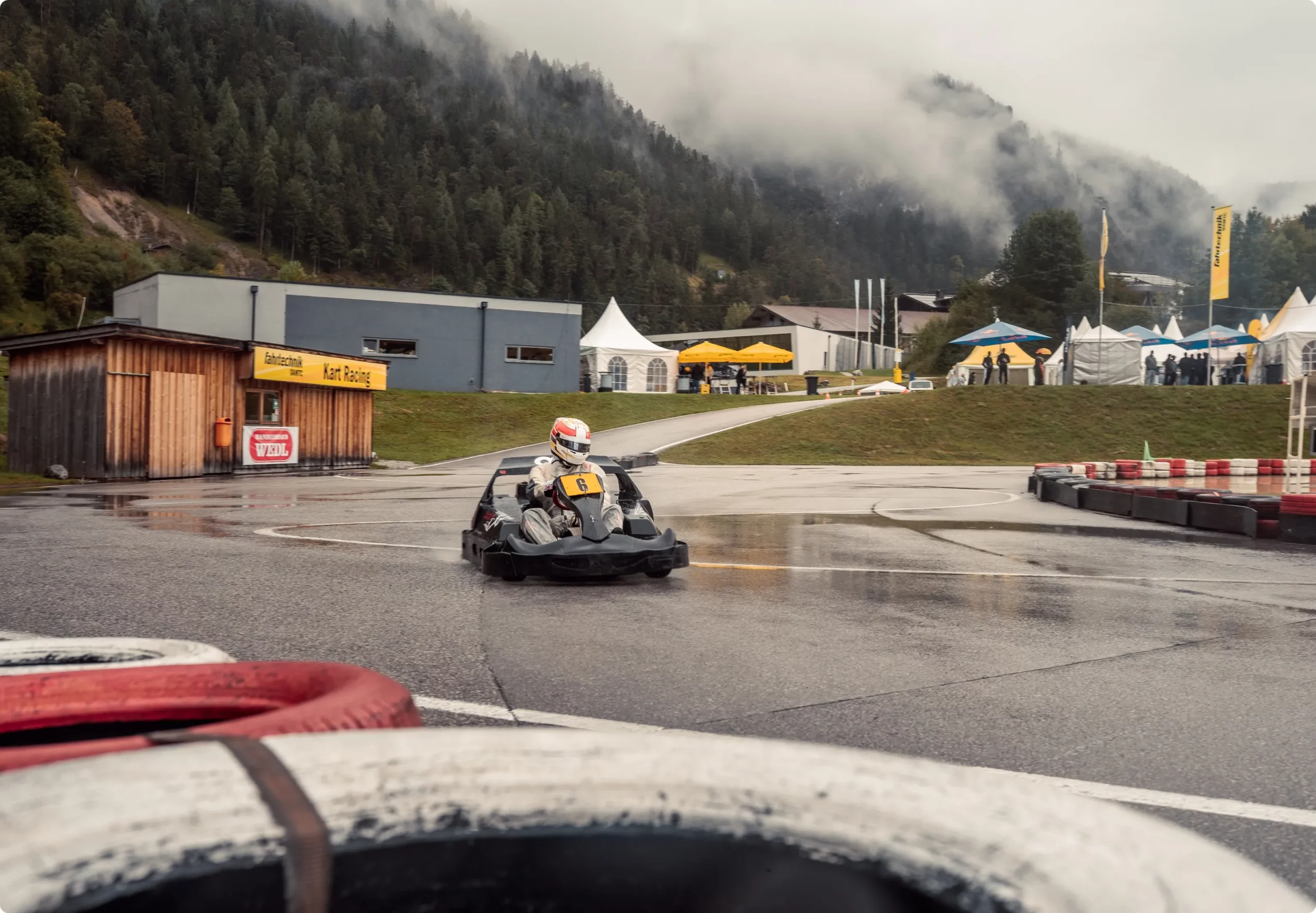 GoKart auf der Artofcart Rennstrecke in Saalfelden