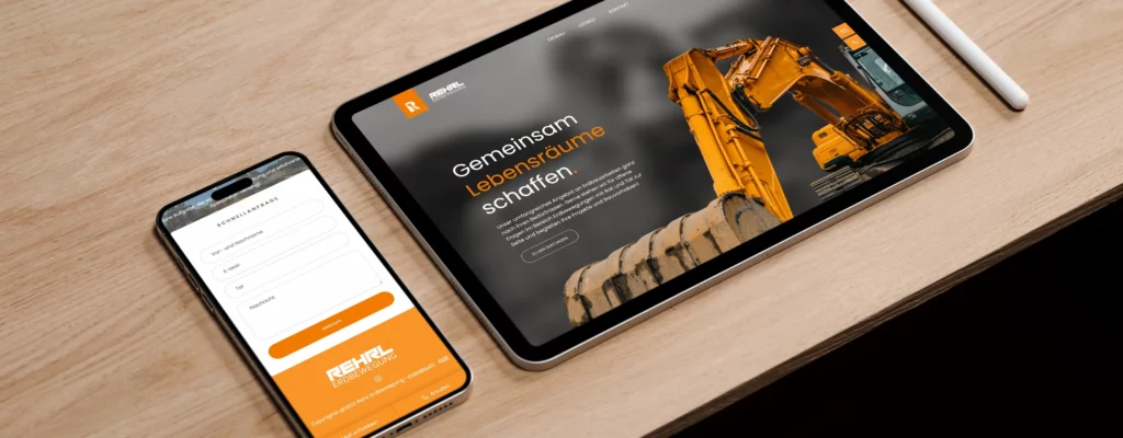 Tablet und Handy mit den mobilen Versionen des Rehrl Erdbewegung Onepager