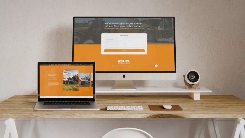 Tablet und Handy mit den mobilen Versionen der Rehrl Erdbewegung Onepager Website